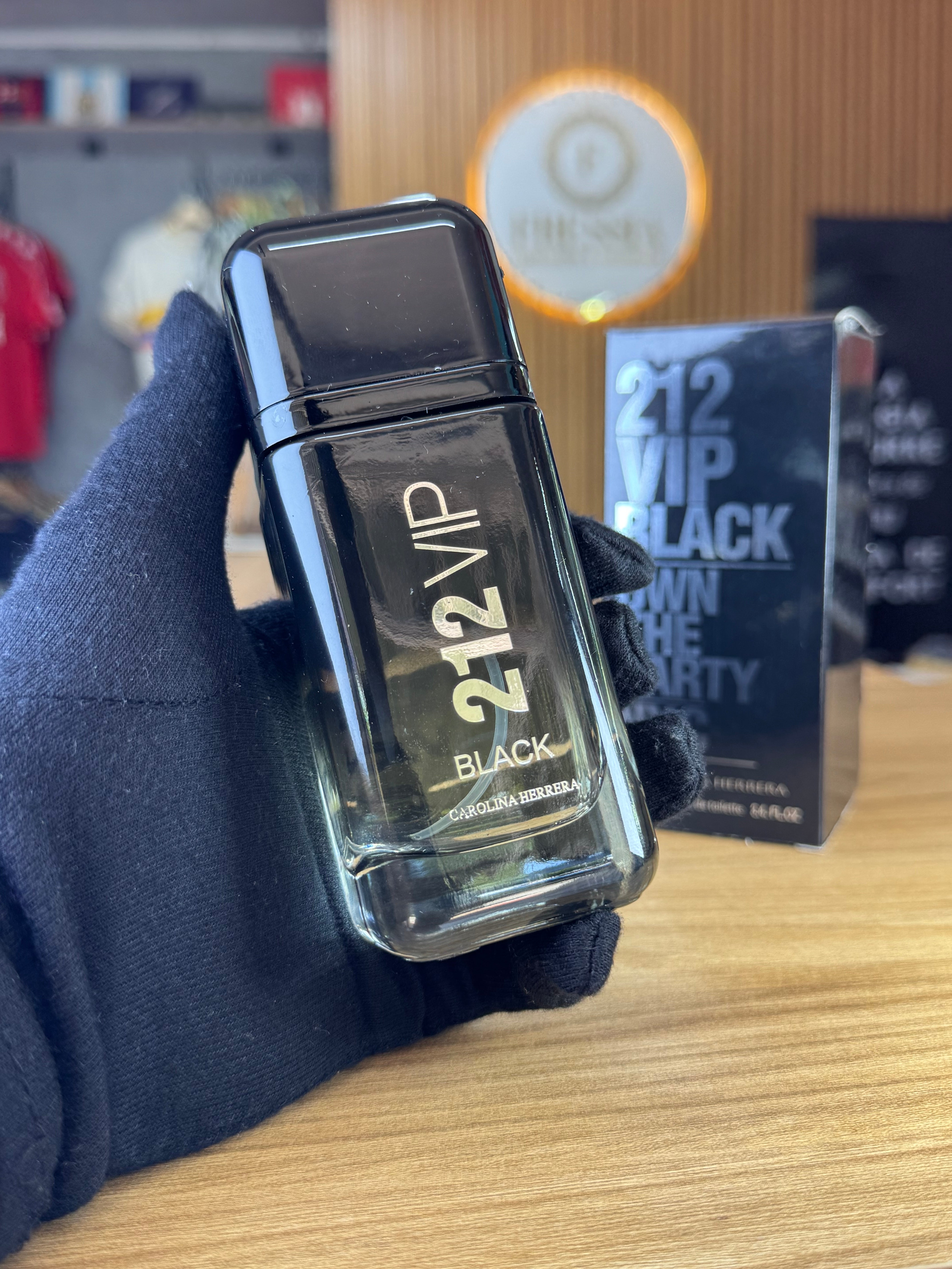 212 VIP Black Men By Carolina Herrera 100ml